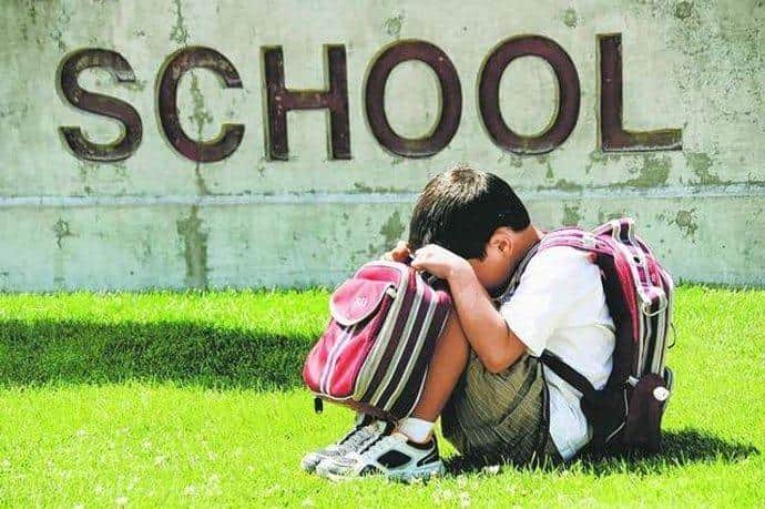 Το παιδί αισθάνεται άγχος όταν το αφήνετε στο σχολείο