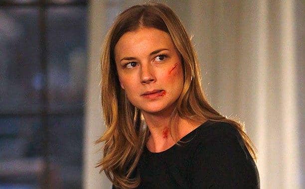 ew.com-η Emily Vancamp ως badass Emily Thorne στη σειρά revenge