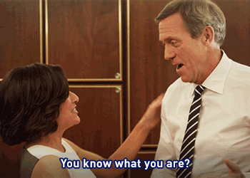 giphy.com Ο Hugh Laurie στον βραβευμένο ρόλο του ως πολιτικός συναγωνιστής/αντίπαλος της Αντιπροέδρου Meyer. VEEP