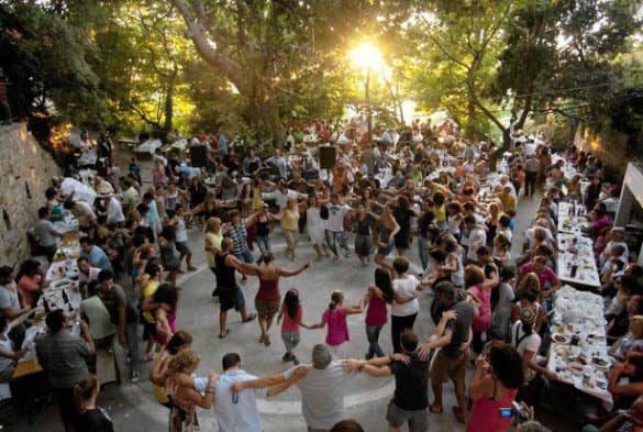 Ικαρία: μια παράλληλη πραγματικότητα