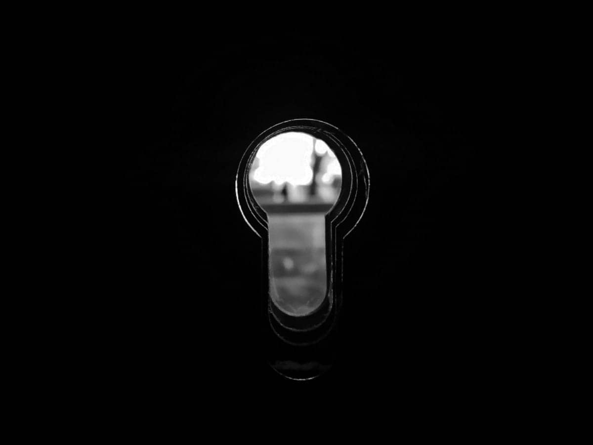 Kodokushi: Η δυσοσμία της μοναξιάς