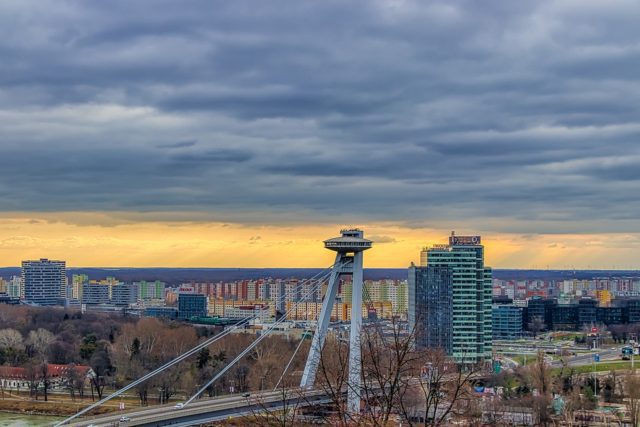 UFO Bridge Ανατολική Ευρώπη