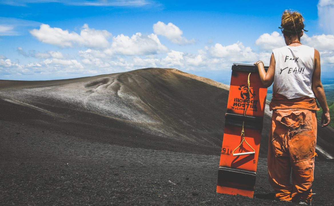 Δοκιμάστε τα πιο extreme sports: volcano surfing