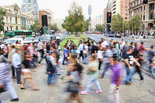 Τη σημερινή εποχή, ο παγκόσμιος πληθυσμός αγγίζει τα 7,6 δισεκατομμύρια ανθρώπους. Ο αριθμός αυτός φαίνεται να αυξάνεται ραγδαία.