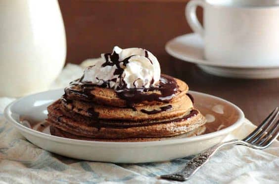 Pancakes με γαλα αμυγδαλου , πρωινό στο lockdown