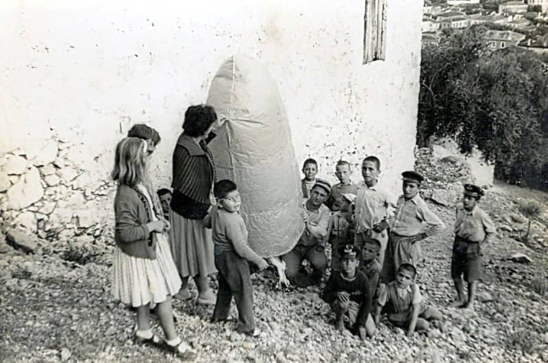 Παλιό πασχαλινό έθιμο του Λεωνιδίου είναι τα αερόστατα