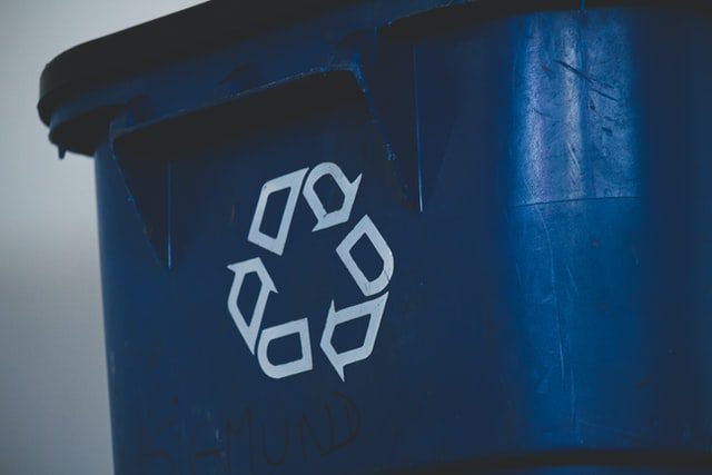 Στο πλαίσιο των προσπαθειών για μείωση των απορριμμάτων, η Ευρωπαίκή Ένωση έχει δημοσιεύσει ένα σχέδιο δράσης κυκλικής οικονομίας.