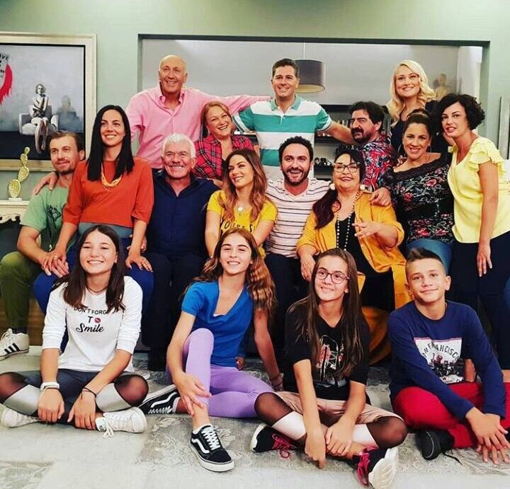 ελληνικές σειρές βασισμένες σε ξένες