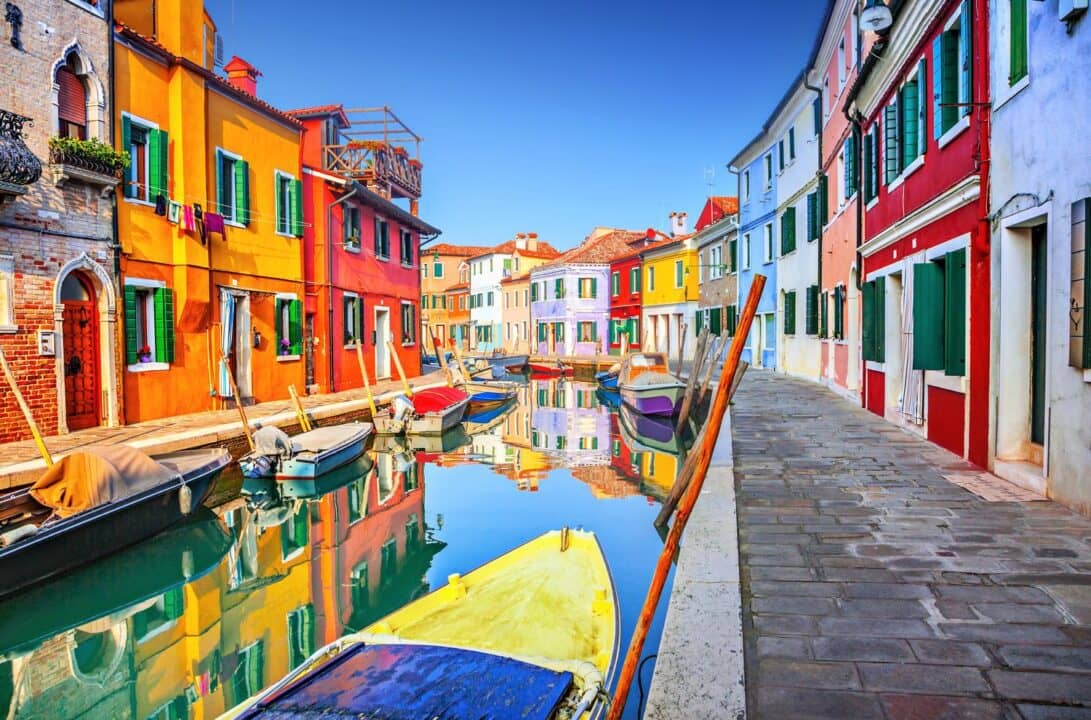 Burano, το πολύχρωμο νησί της Ιταλίας
