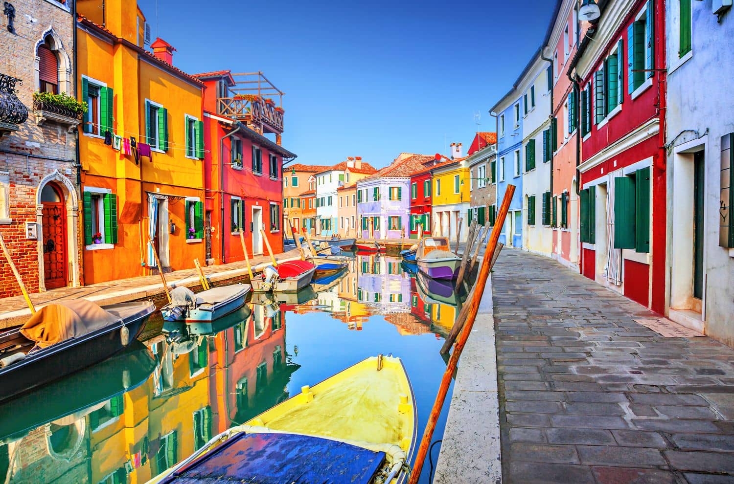 Burano, το πολύχρωμο νησί της Ιταλίας Burano, το πολύχρωμο νησί της Ιταλίας