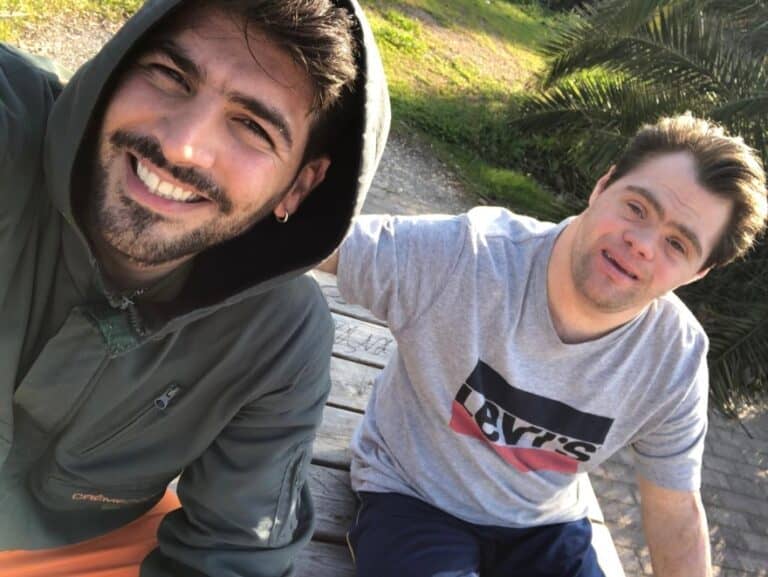 Νίκος