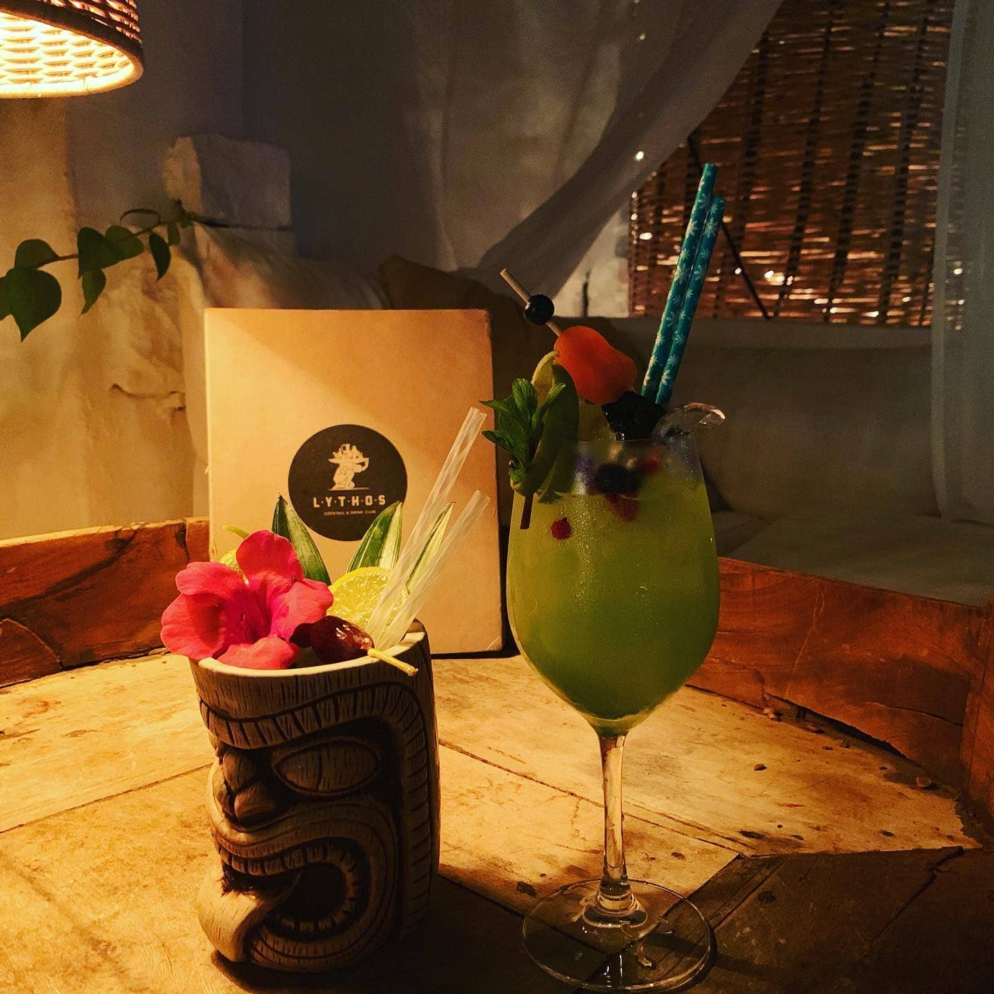 Lythos, cocktail bar