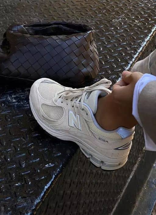 λευκά sneakers