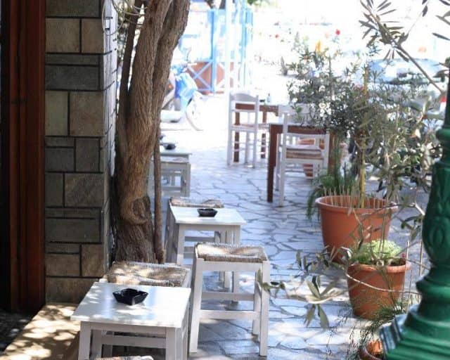 Φαγητό στην Αλόννησο - Μαύρος Γάτος