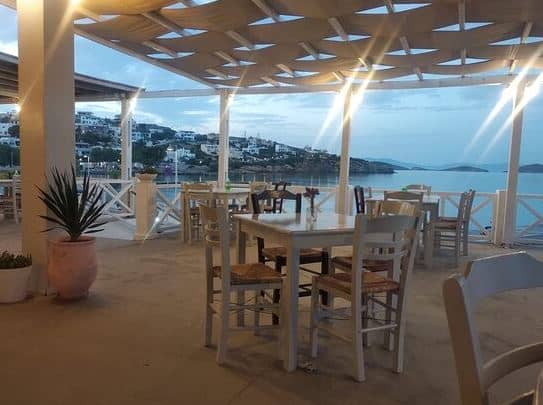 ταβέρνα η στρίγκλα που έφαγε το αρνάκι