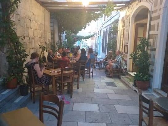 το στενάκι της ευτυχίας