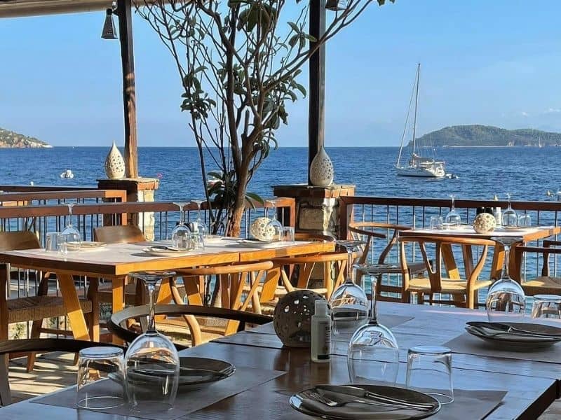 10 εστιατόρια στη Σκιάθο που σου υπόσχονται ότι δεν θα πεινάσεις ποτέ στο νησί!