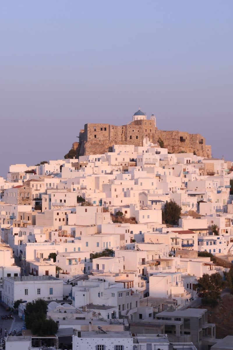 εστιατόρια στην Αστυπάλαια - Χώρα Αστυπάλαιας με λευκά σπίτια