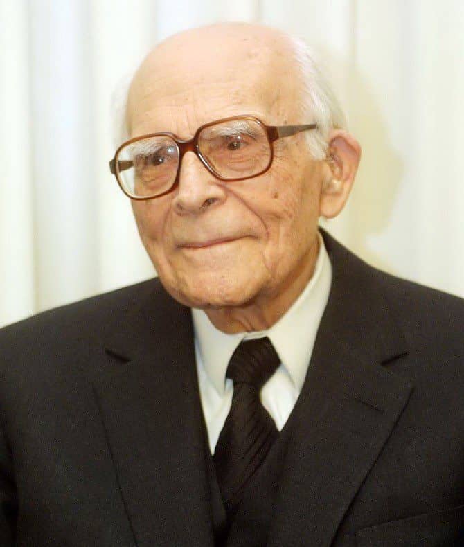 Εμμανουήλ Κριαράς