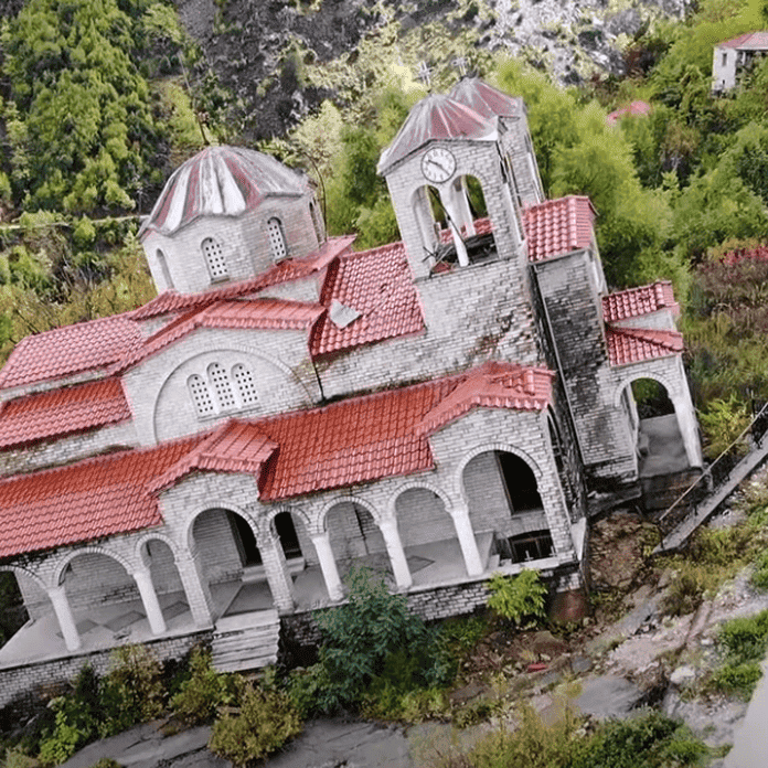 Εκκλησία Ροποτό