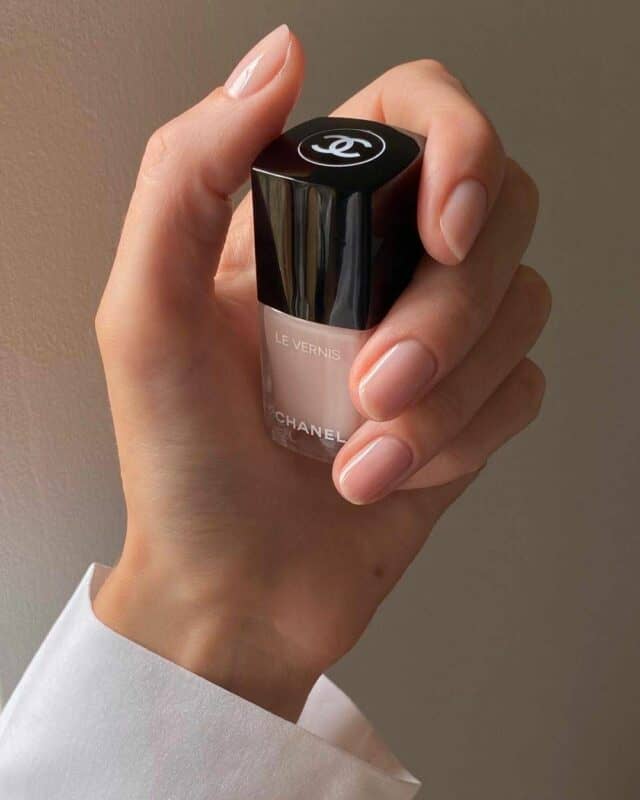 clean girl manicure
