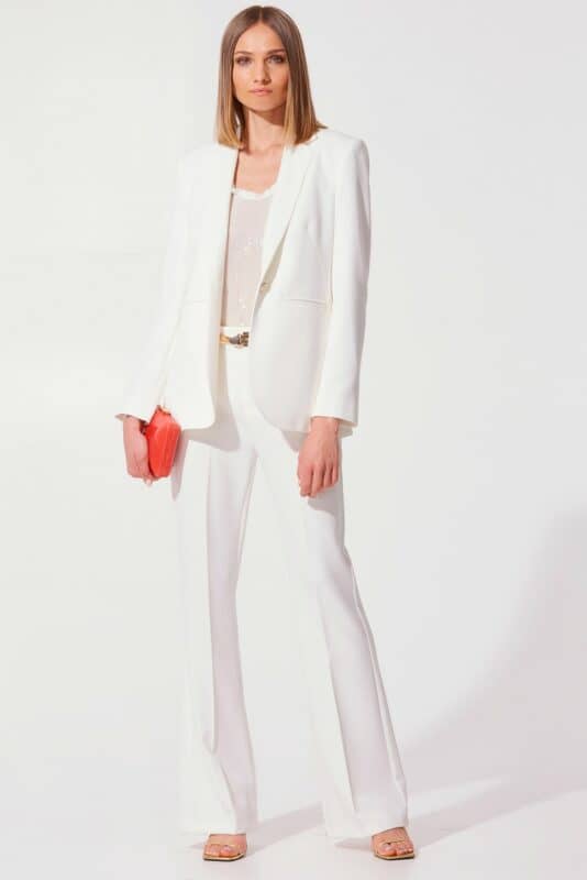 Total white look