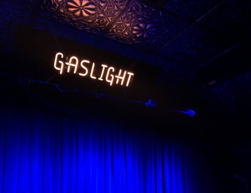 Η μάχη του gaslighting και του σεβασμού