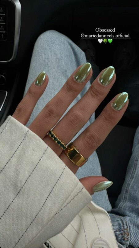 nails
