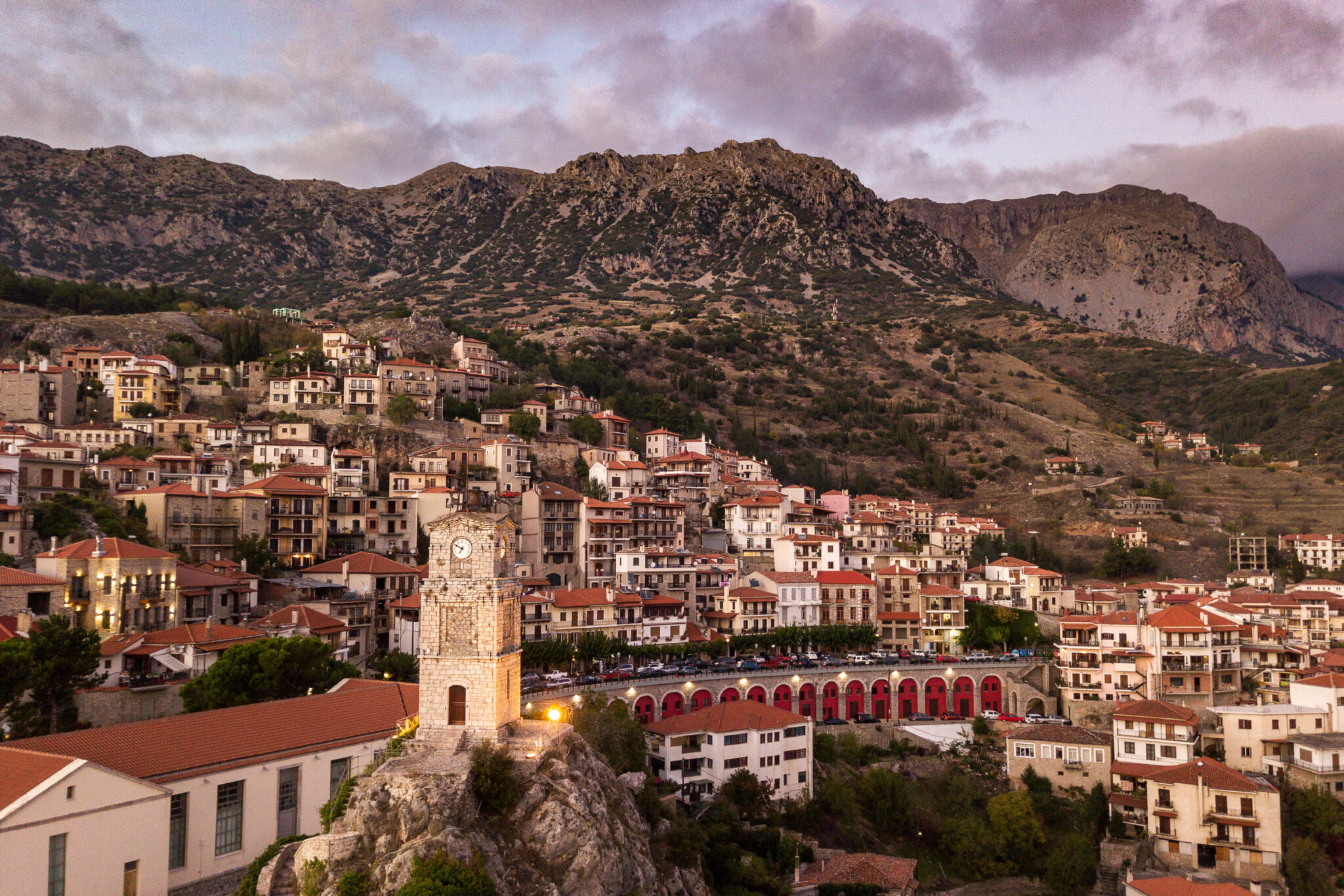 [Ημερήσιες αποδράσεις από την Αθήνα Αράχωβα]