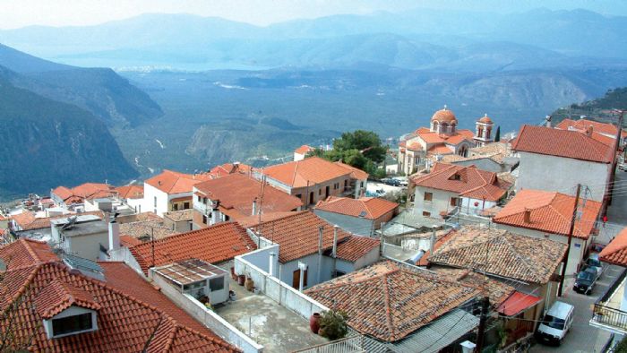 [Κοντινοί προορισμοί στην Αθήνα Δελφοί]