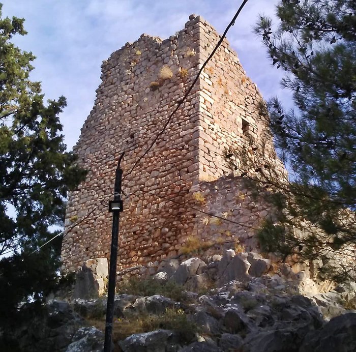 [Ημερήσιες αποδράσεις Κάστρο Λιβαδειάς]