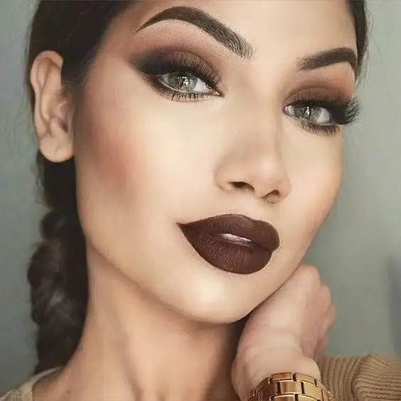Πώς να κάνεις smokey eyes με μόνο ένα προιόν