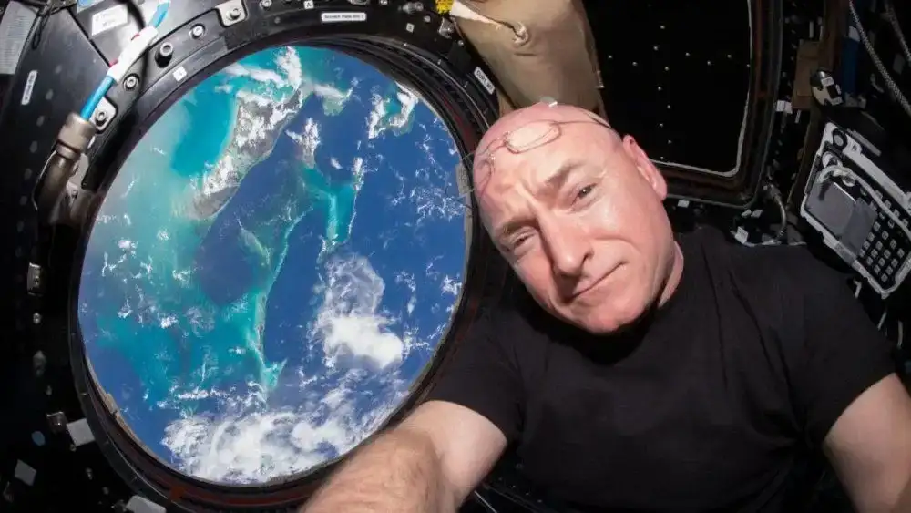 Scott Kelly, ο άνθρωπος που έζησε ένα χρόνο μακριά απ'τον πλανήτη Γη