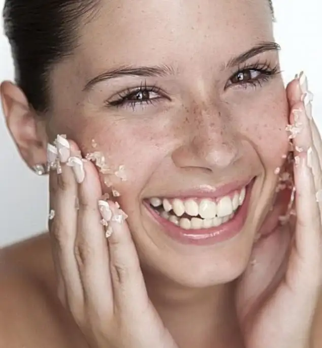 Καθαρισμός επιδερμίδας με scrub