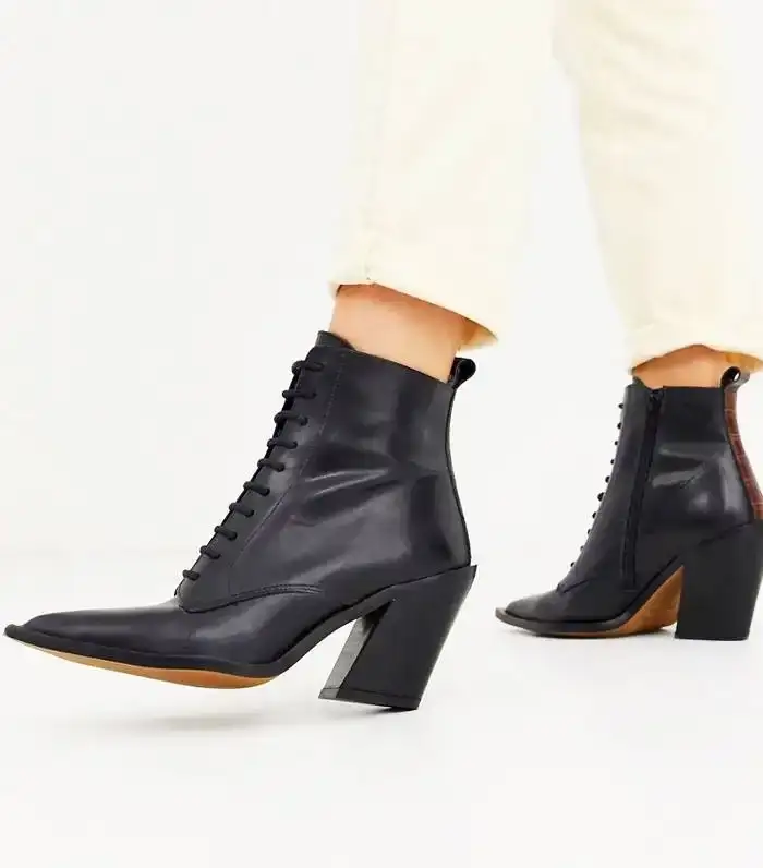 lace up boots