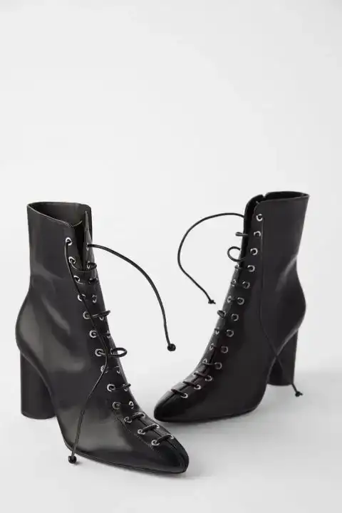 lace up boots