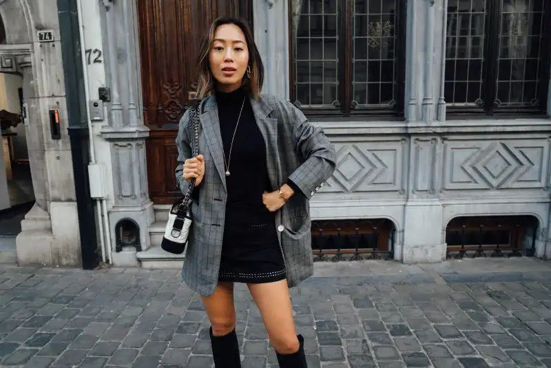 black mini skirt