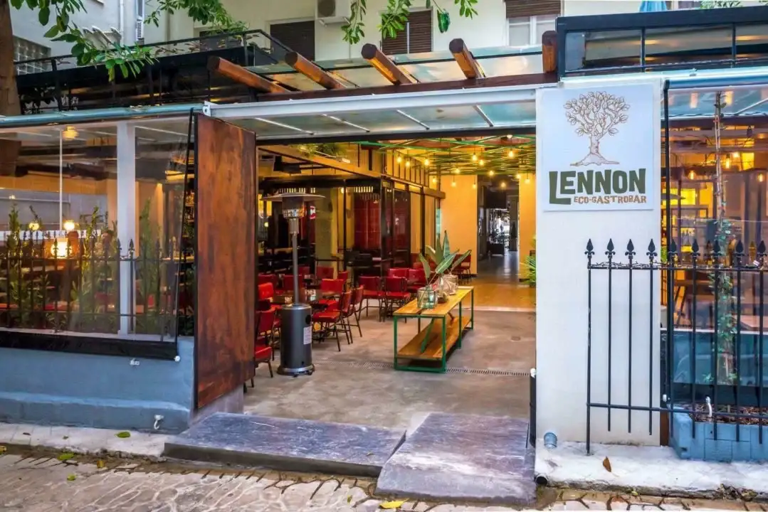 Brunch στην Πάτρα - Lennon Cafe