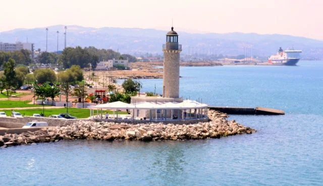 καφέ στο χέρι