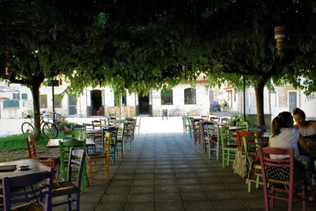 ουζερί, Το Μεγάλο Μας Τσίρκο