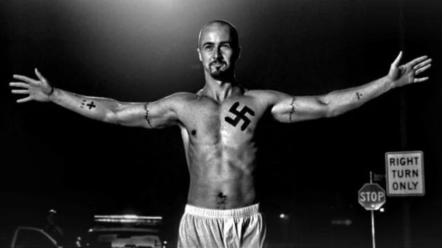 8+2 ταινίες που τα έβαλαν με τον φασισμό