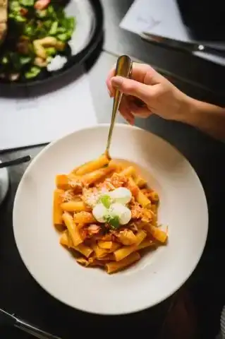 Talks, pasta