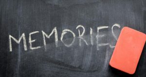 Εξιδανίκευση του παρελθόντος: όταν θυμόμαστε μόνο τα “καλά”