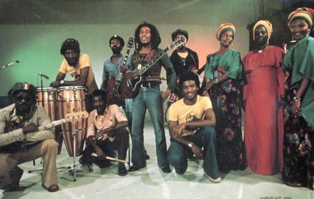Bob Marley and the wailers<br /> Πηγή εικόνας : https://www.factmag.com/2014/06/18/check-out-the-real-situation-a-guide-to-the-original-studio-albums-of-bob-marley-and-the-wailers/