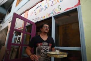 Ένα διαφορετικό καφέ-μπαρ στην καρδιά της Θεσσαλονίκης