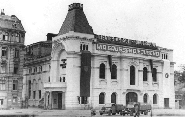 Berliner Ensemble πηγή: commons.wikimedia.org