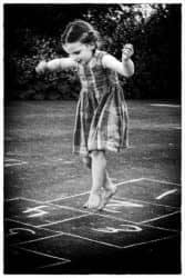 Ριψοκίνδυνο παιχνίδι με ασφάλεια: Πώς το Ρίσκο Εκπαιδεύει το Θάρρος, την Κρίση και την Ανθεκτικότητα (outdoor risky play)