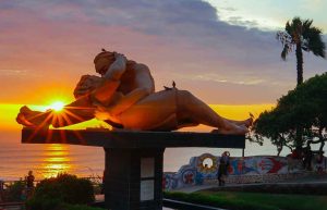 Μία βόλτα μέχρι το πάρκο της αγάπης στη Λίμα του Περού