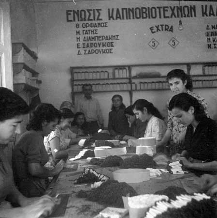 Η κοινωνία της Ελλάδας του Μεσοπολέμου