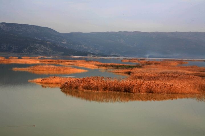 Λίμνη Κάρλα